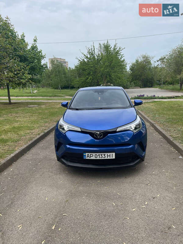 Позашляховик / Кросовер Toyota C-HR 2018 в Запоріжжі