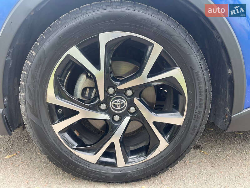 Позашляховик / Кросовер Toyota C-HR 2018 в Запоріжжі