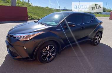 Внедорожник / Кроссовер Toyota C-HR 2020 в Киеве