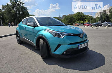 Внедорожник / Кроссовер Toyota C-HR 2017 в Запорожье