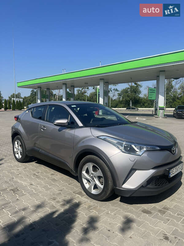 Позашляховик / Кросовер Toyota C-HR 2018 в Києві фото 4 Позашляховик / Кросовер Toyota C-HR 2018 в Києві