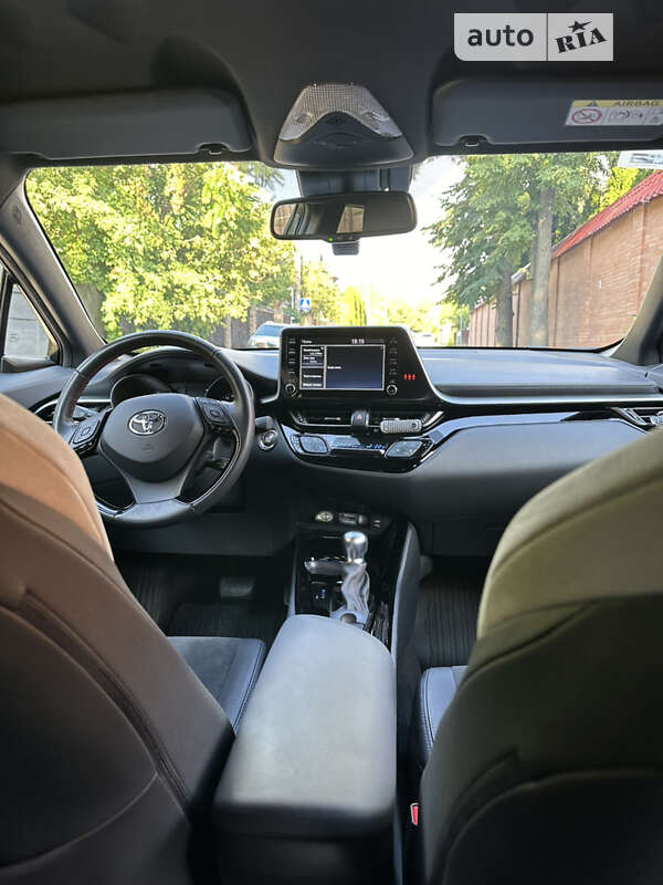 Внедорожник / Кроссовер Toyota C-HR 2022 в Киеве