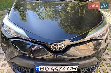 Позашляховик / Кросовер Toyota C-HR 2021 в Тернополі