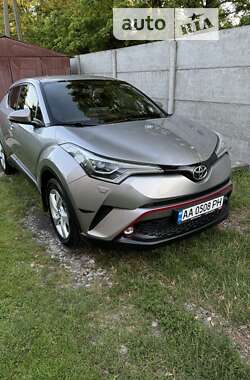 Внедорожник / Кроссовер Toyota C-HR 2017 в Киеве