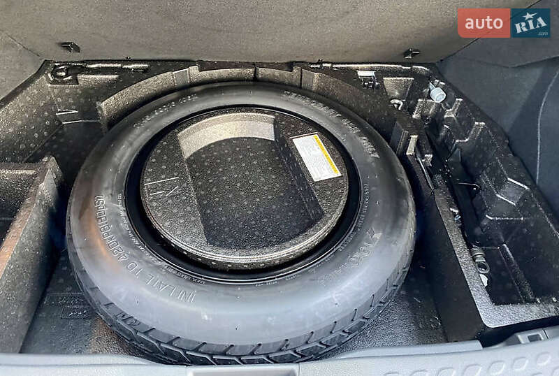 Внедорожник / Кроссовер Toyota C-HR 2020 в Киеве