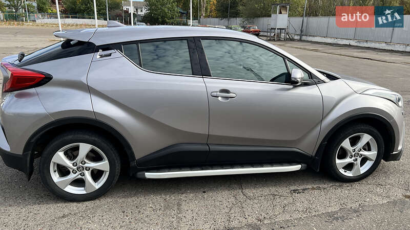 Позашляховик / Кросовер Toyota C-HR 2016 в Миколаєві