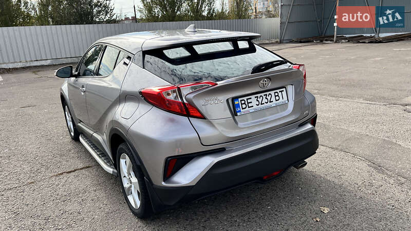 Позашляховик / Кросовер Toyota C-HR 2016 в Миколаєві