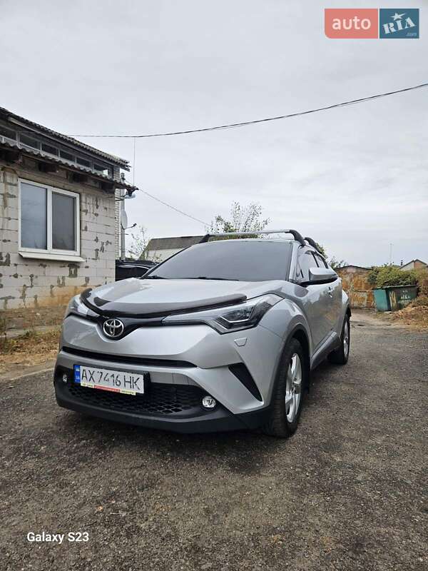 Позашляховик / Кросовер Toyota C-HR 2018 в Харкові