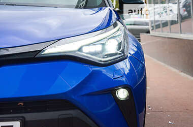 Позашляховик / Кросовер Toyota C-HR 2020 в Києві