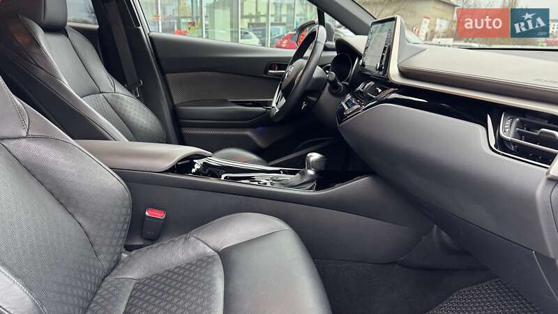 Внедорожник / Кроссовер Toyota C-HR 2020 в Ивано-Франковске