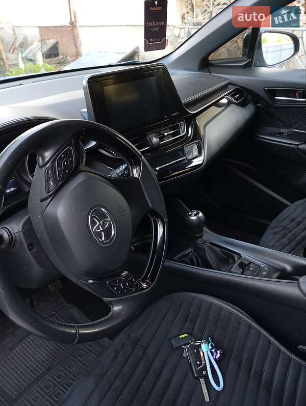 Позашляховик / Кросовер Toyota C-HR 2018 в Івано-Франківську