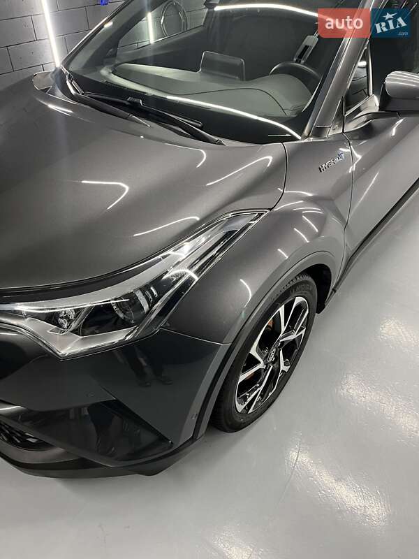 Внедорожник / Кроссовер Toyota C-HR 2019 в Полтаве фото 2 Внедорожник / Кроссовер Toyota C-HR 2019 в Полтаве