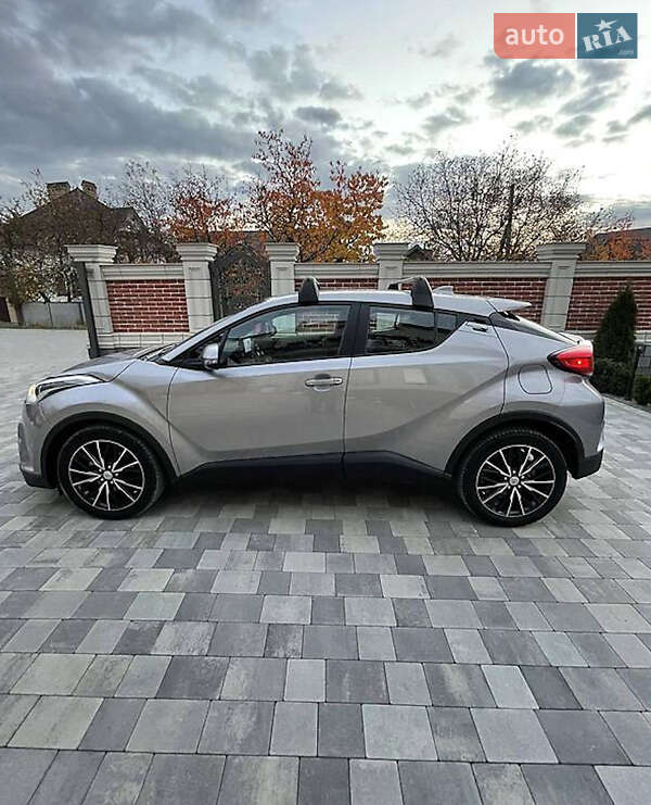 Внедорожник / Кроссовер Toyota C-HR 2019 в Львове