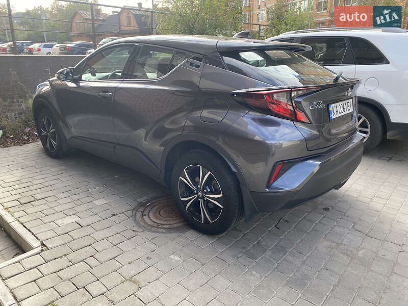 Позашляховик / Кросовер Toyota C-HR 2021 в Рівному