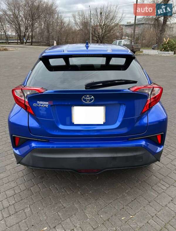 Позашляховик / Кросовер Toyota C-HR 2017 в Запоріжжі