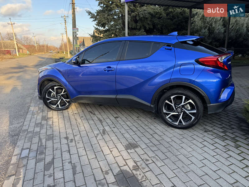 Позашляховик / Кросовер Toyota C-HR 2018 в Павлограді