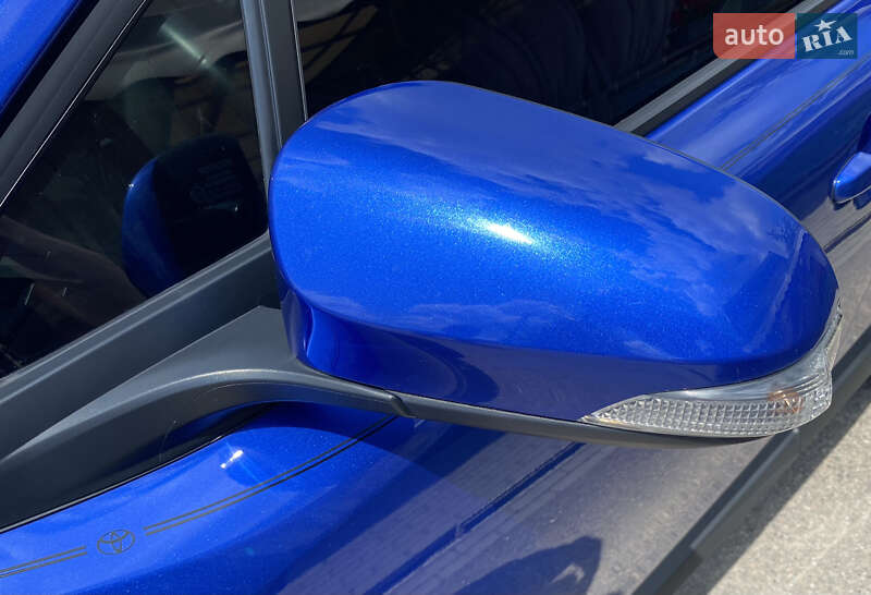 Позашляховик / Кросовер Toyota C-HR 2018 в Павлограді