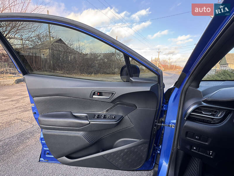 Позашляховик / Кросовер Toyota C-HR 2018 в Павлограді