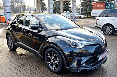 Позашляховик / Кросовер Toyota C-HR 2019 в Івано-Франківську