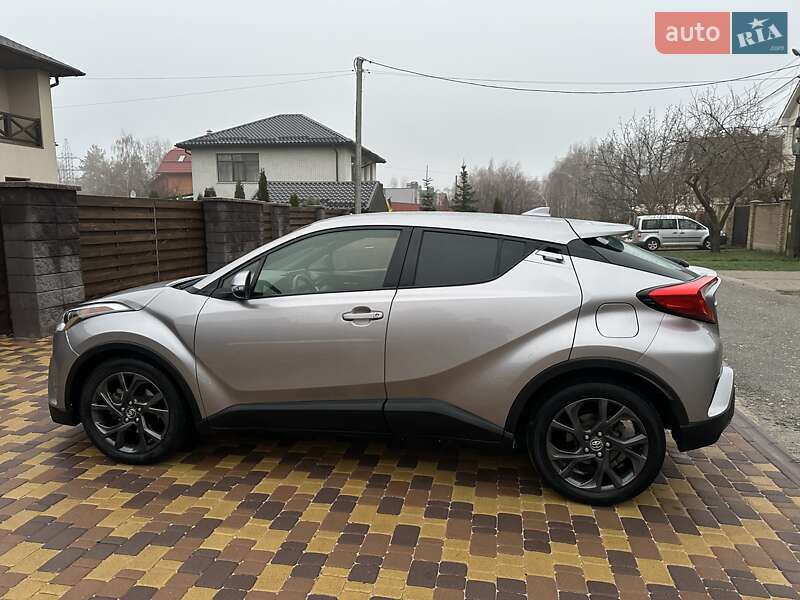Позашляховик / Кросовер Toyota C-HR 2017 в Києві