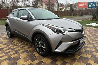 Позашляховик / Кросовер Toyota C-HR 2017 в Києві