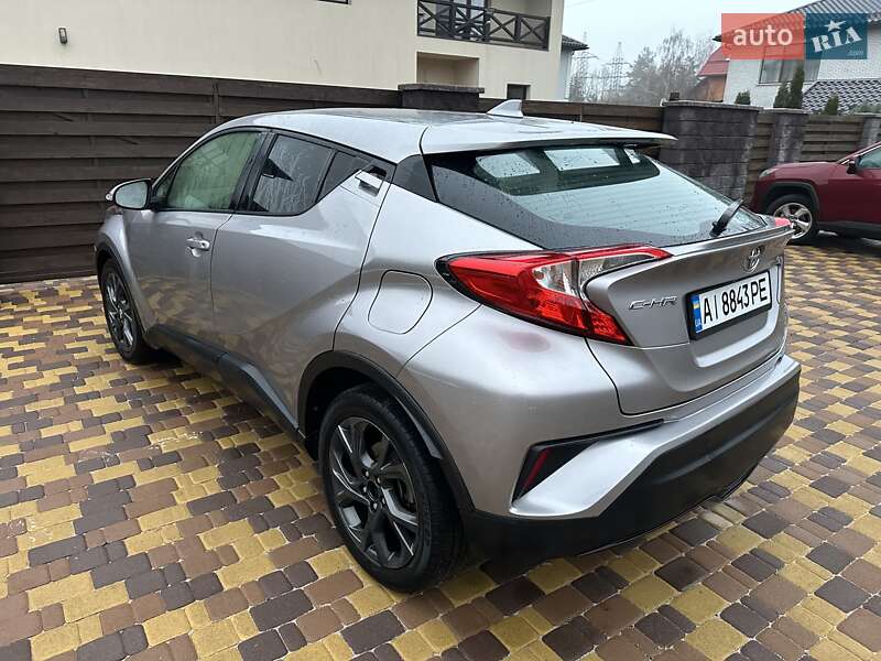 Позашляховик / Кросовер Toyota C-HR 2017 в Києві