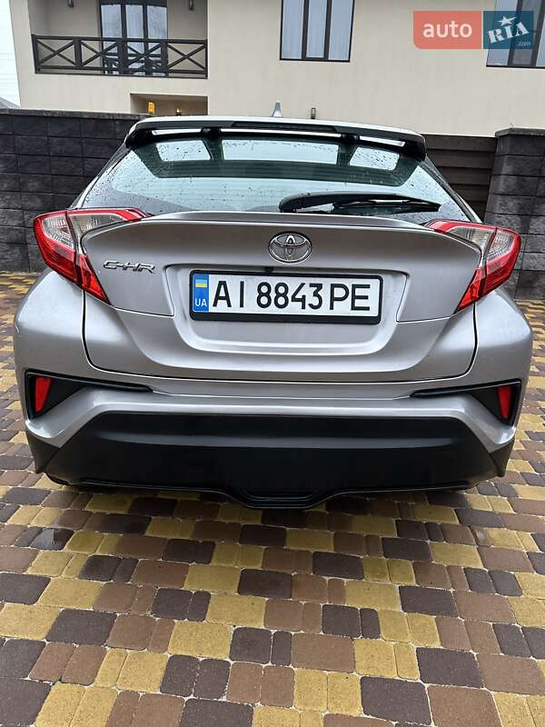 Позашляховик / Кросовер Toyota C-HR 2017 в Києві