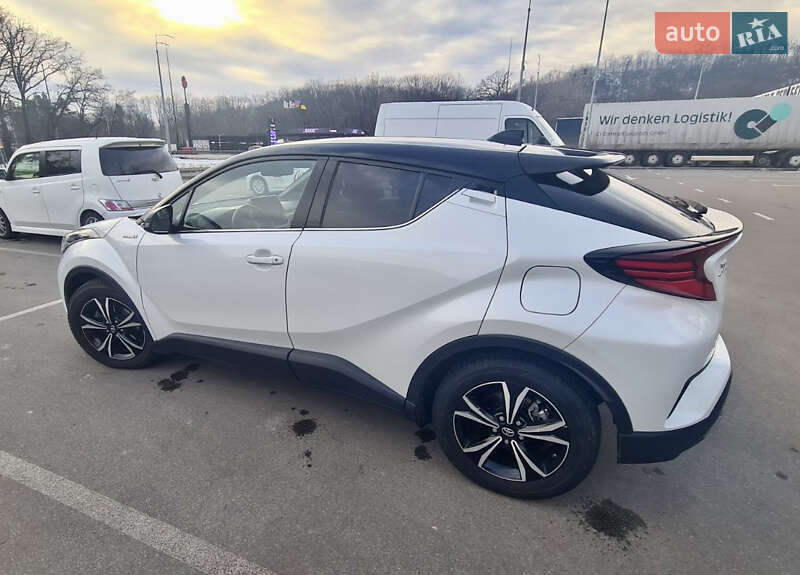 Внедорожник / Кроссовер Toyota C-HR 2020 в Киеве