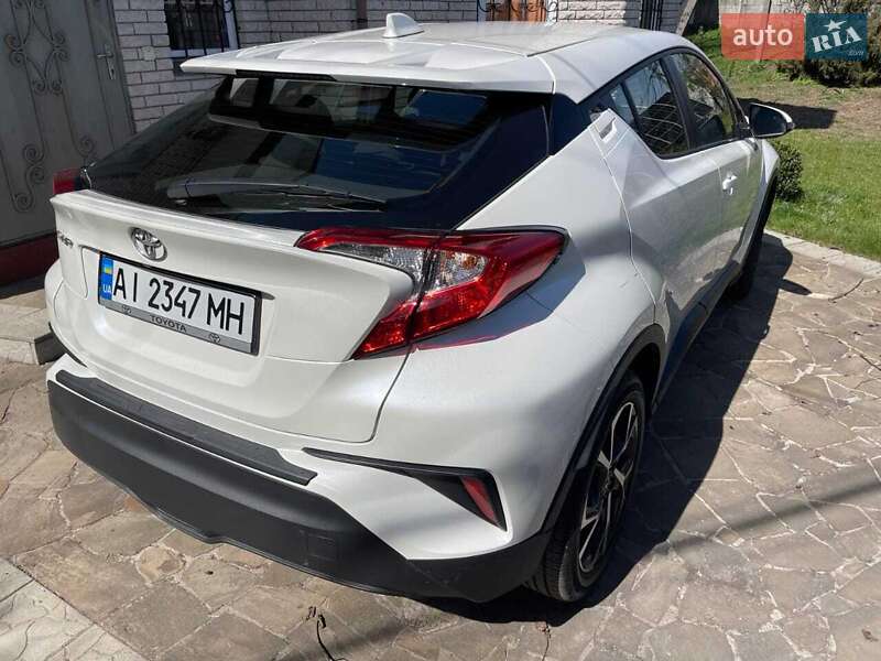 Позашляховик / Кросовер Toyota C-HR 2019 в Києві