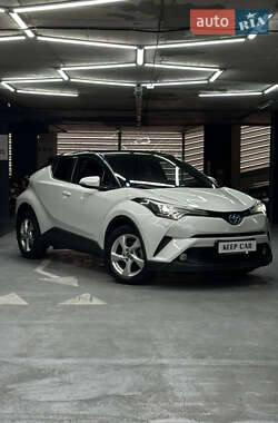 Позашляховик / Кросовер Toyota C-HR 2017 в Одесі