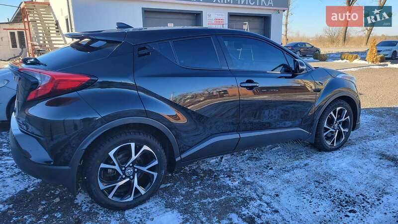 Позашляховик / Кросовер Toyota C-HR 2017 в Києві фото 18 Позашляховик / Кросовер Toyota C-HR 2017 в Києві