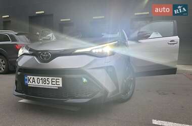 Позашляховик / Кросовер Toyota C-HR 2021 в 