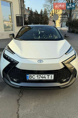 Позашляховик / Кросовер Toyota C-HR 2024 в Стрию