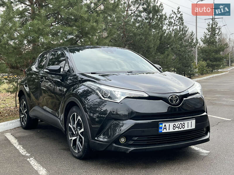 Внедорожник / Кроссовер Toyota C-HR 2017 в Киеве