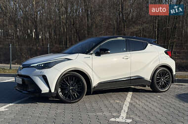 Внедорожник / Кроссовер Toyota C-HR 2021 в 