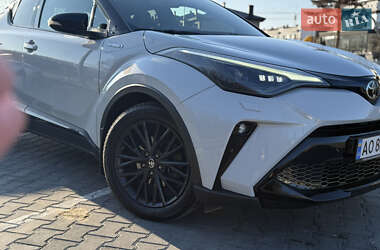 Внедорожник / Кроссовер Toyota C-HR 2021 в 