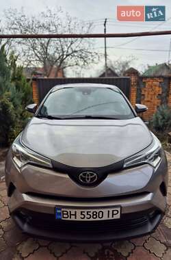 Позашляховик / Кросовер Toyota C-HR 2017 в Запоріжжі