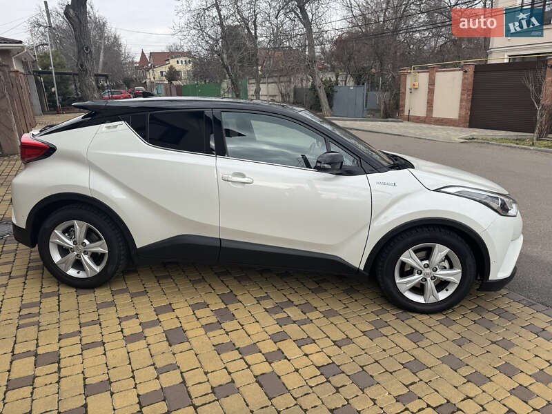 Позашляховик / Кросовер Toyota C-HR 2018 в Одесі