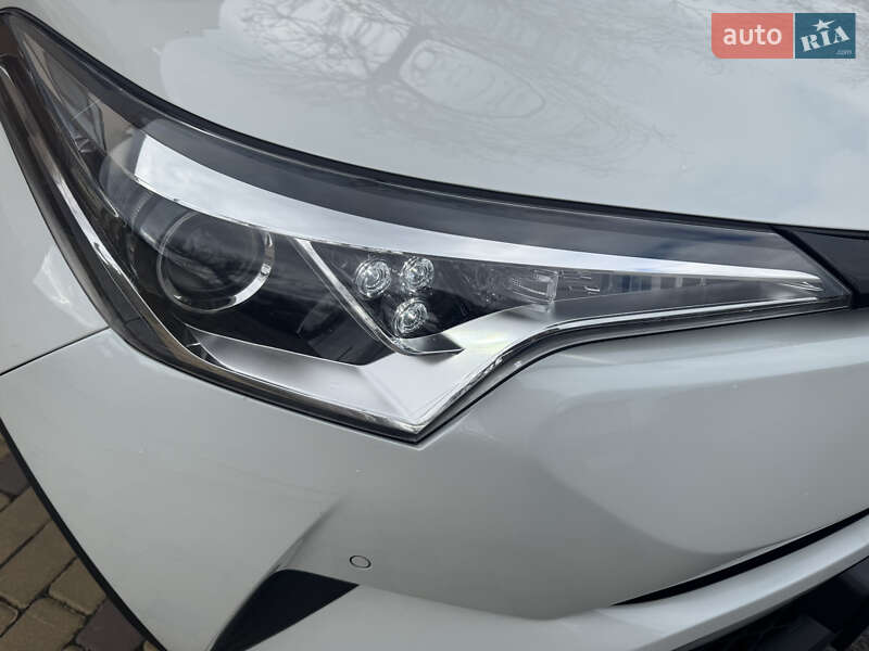 Позашляховик / Кросовер Toyota C-HR 2018 в Одесі