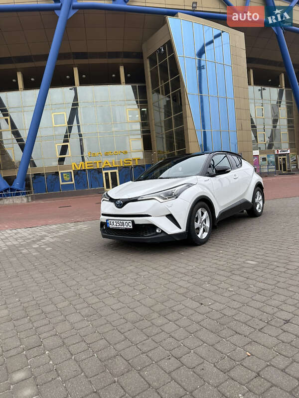 Внедорожник / Кроссовер Toyota C-HR 2019 в Харькове