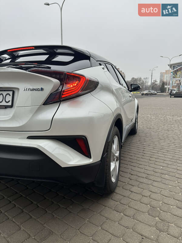 Внедорожник / Кроссовер Toyota C-HR 2019 в Харькове