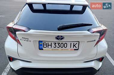 Позашляховик / Кросовер Toyota C-HR 2019 в 