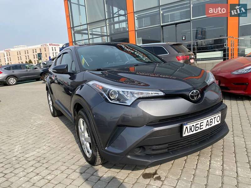 Позашляховик / Кросовер Toyota C-HR 2017 в Львові