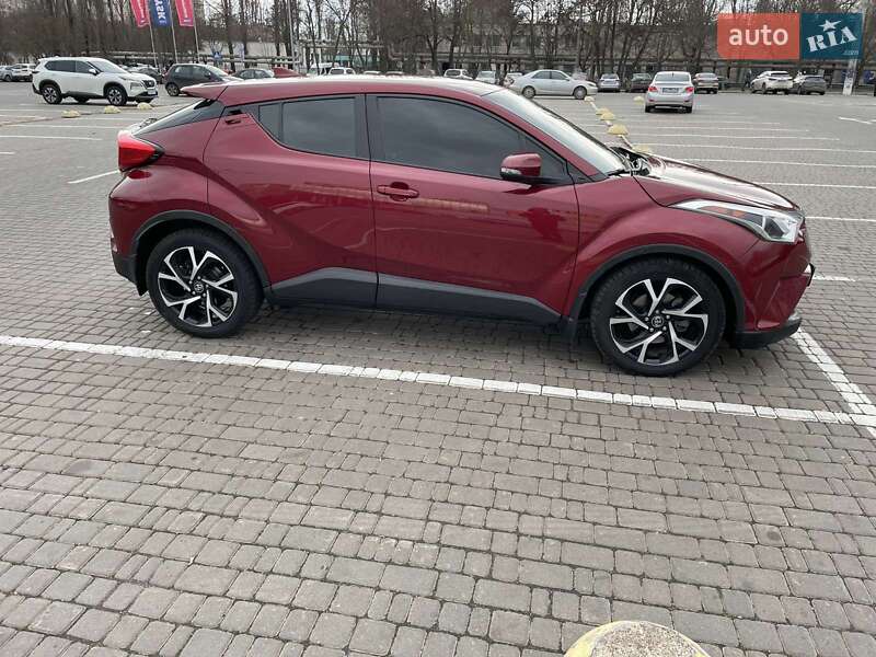Позашляховик / Кросовер Toyota C-HR 2017 в Одесі