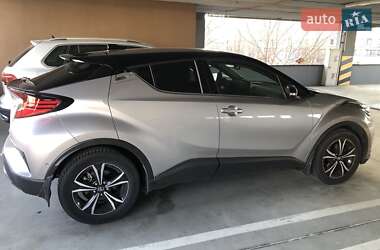 Внедорожник / Кроссовер Toyota C-HR 2020 в 