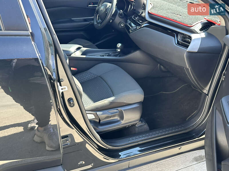 Позашляховик / Кросовер Toyota C-HR 2020 в Виноградові фото 17 Позашляховик / Кросовер Toyota C-HR 2020 в Виноградові