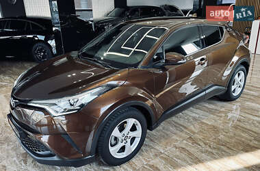 Внедорожник / Кроссовер Toyota C-HR 2017 в Киеве