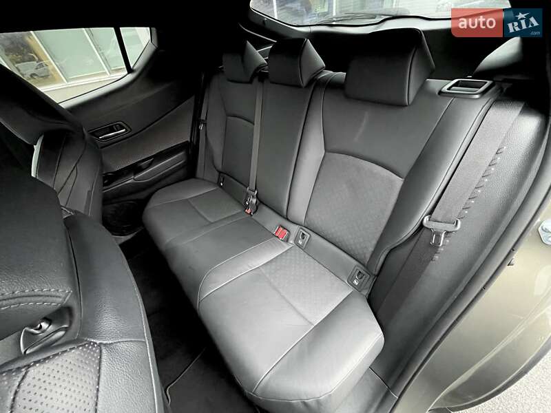 Внедорожник / Кроссовер Toyota C-HR 2022 в Киеве