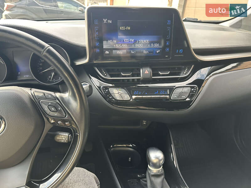 Внедорожник / Кроссовер Toyota C-HR 2019 в Харькове