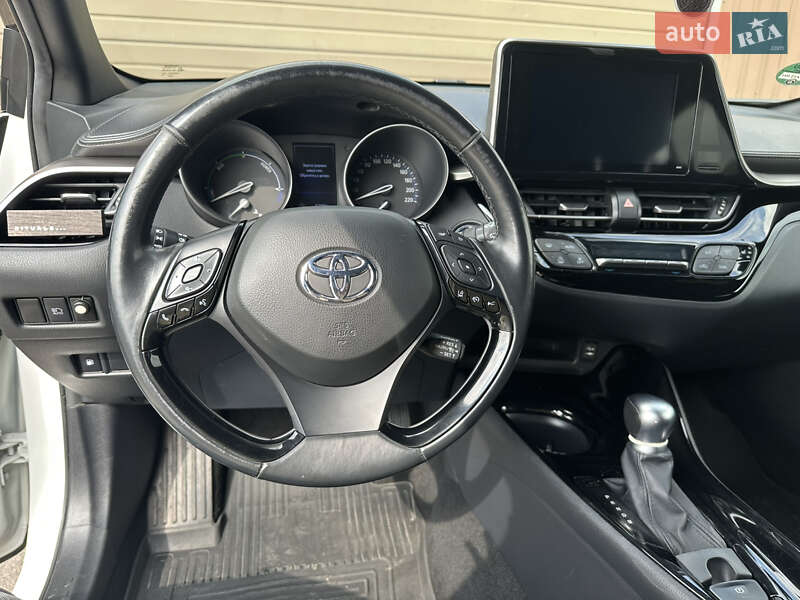 Внедорожник / Кроссовер Toyota C-HR 2019 в Харькове